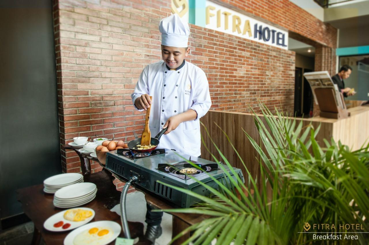 Fitra Hotel Маяленгка Экстерьер фото