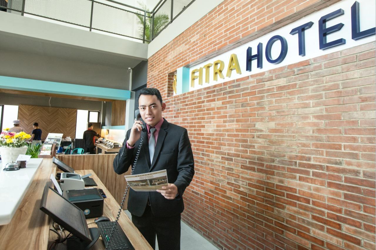 Fitra Hotel Маяленгка Экстерьер фото